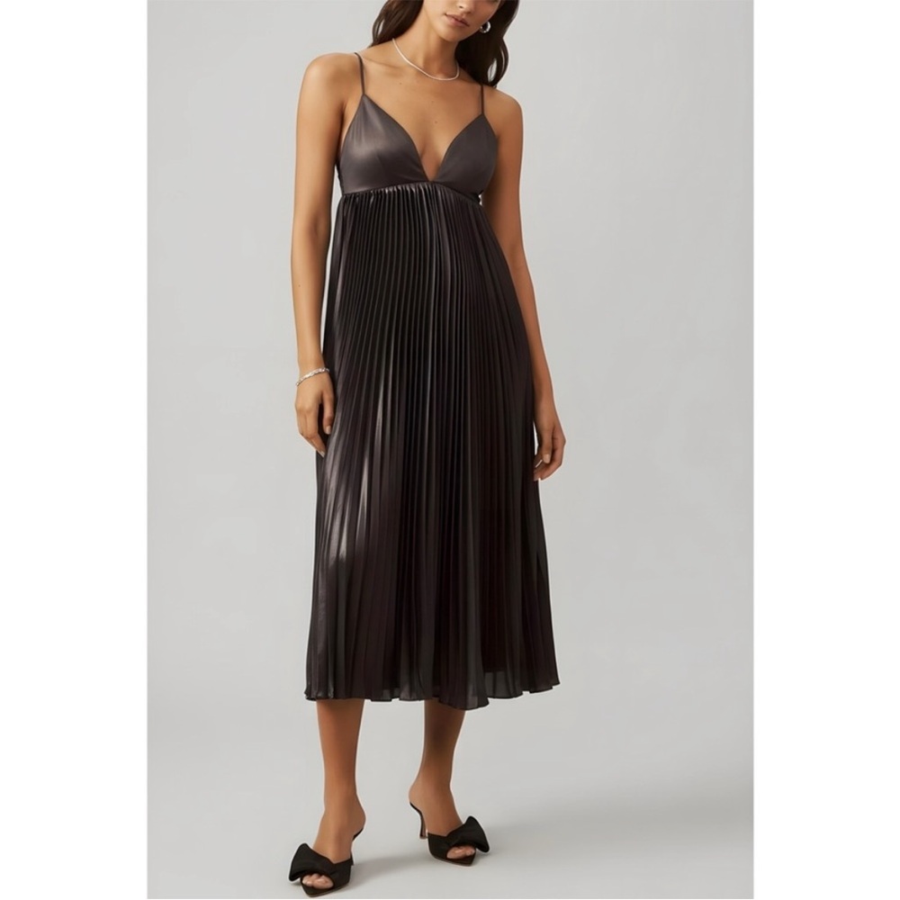 ▪️BHLDN Alessia Sleeveless V-Neck Pleated Crepe Midi Metallic Dress